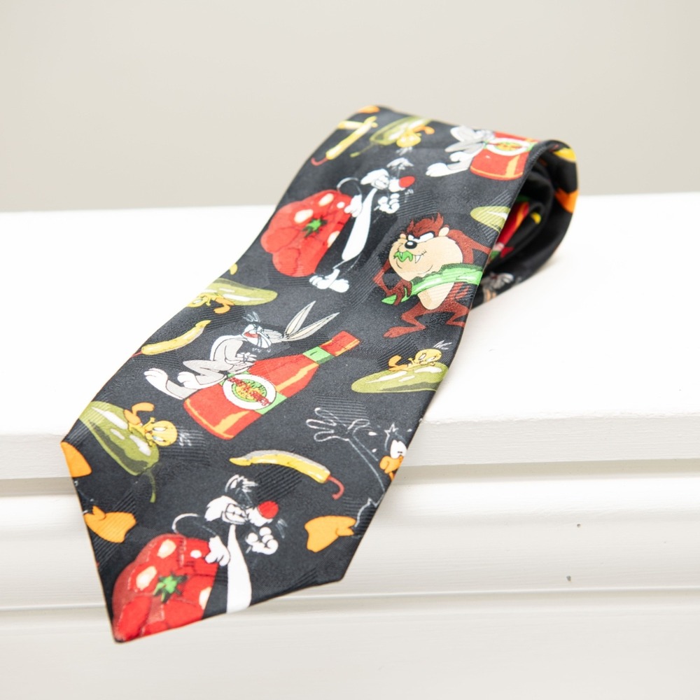 VTG 90s Looney Tunes Mania Tie Hot Spicy Chili Peppers Bugs Bunny Retro Cartoon